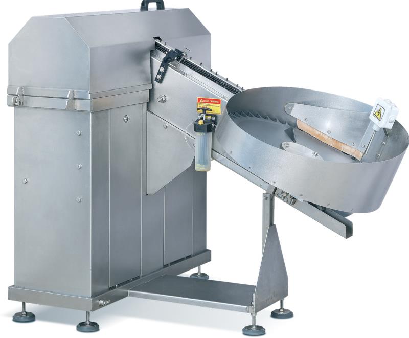 MACHINE  A DENOYAUTER  LES OLIVES (18 LAMES)  ET MACHINE  DE  CALIBRE 300- 880 KG MAX  HEURE